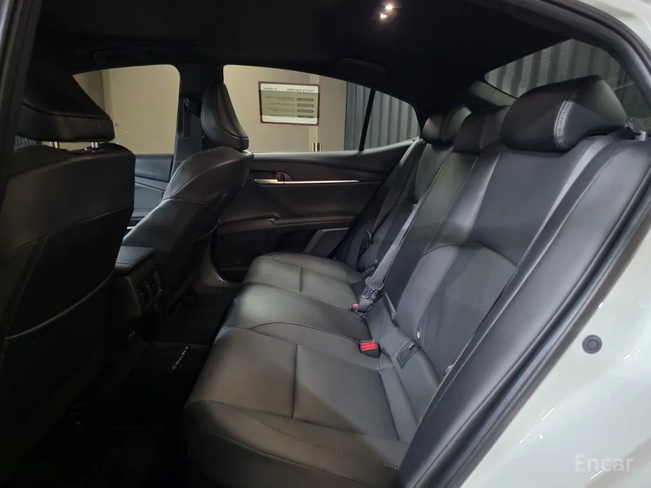 Фото 17 - Toyota Camry