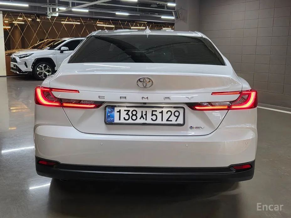 Фото 4 - Toyota Camry