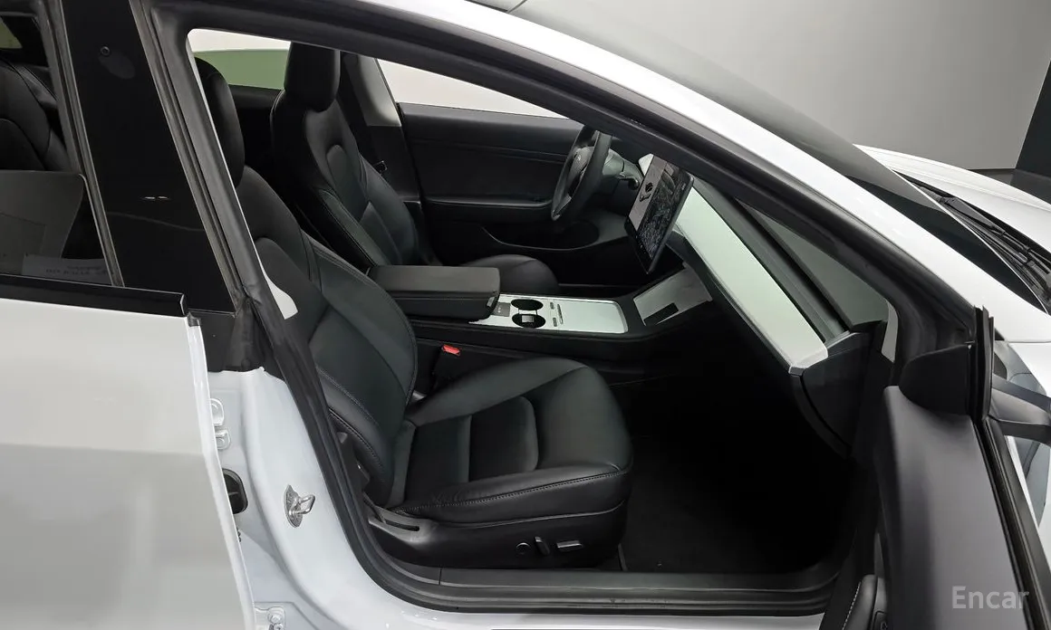 Фото 10 - Tesla Model 3