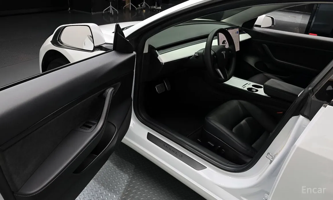 Фото 11 - Tesla Model 3