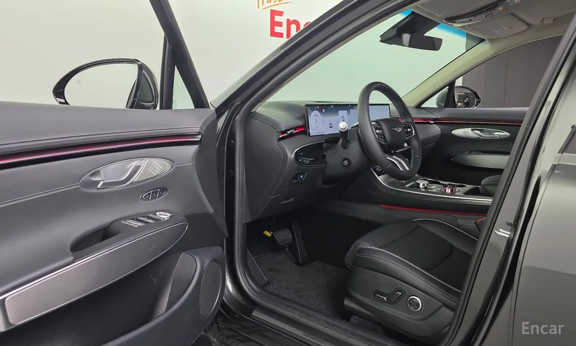 Фото 12 - Genesis GV70