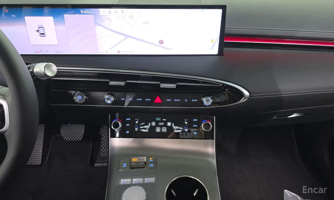 Фото 14 - Genesis GV70