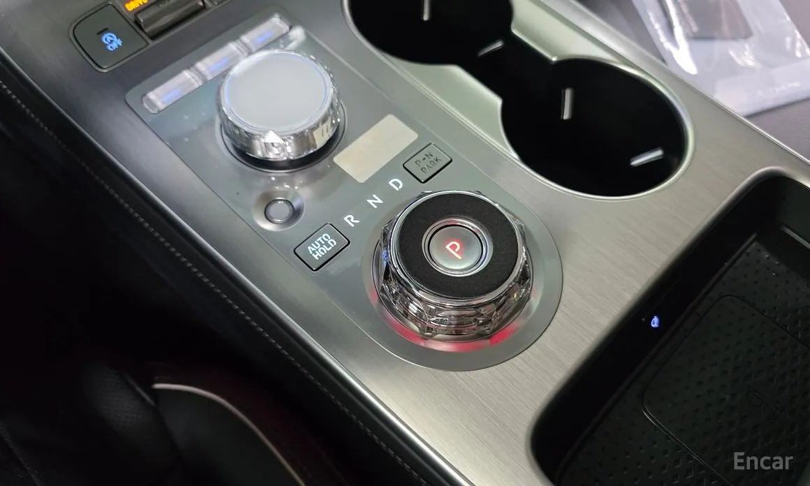 Фото 9 - Genesis GV70