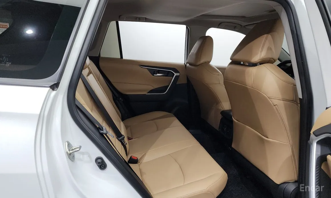 Фото 12 - Toyota RAV4