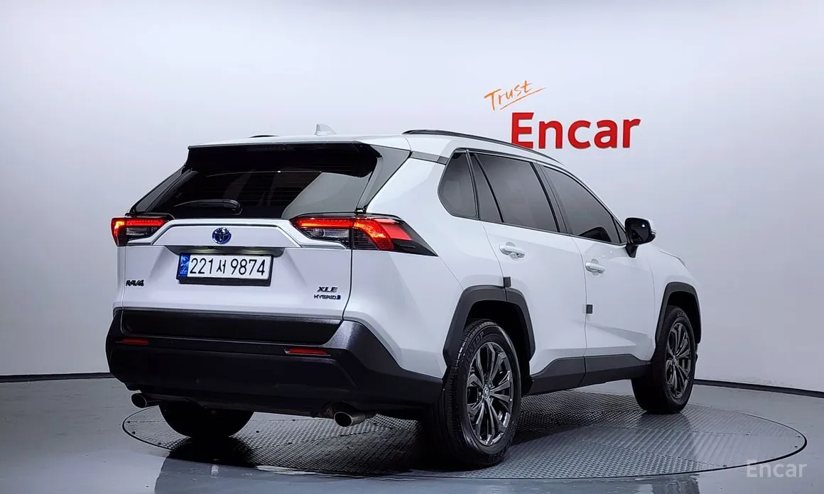 Фото 2 - Toyota RAV4