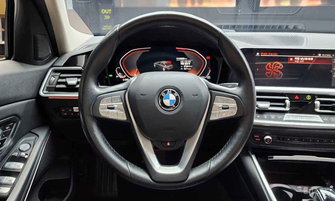 Фото 13 - BMW 3 Series