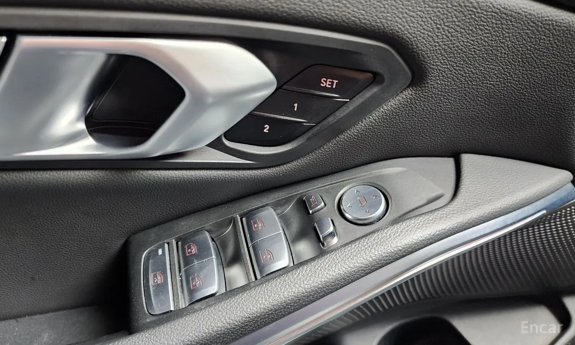 Фото 18 - BMW 3 Series