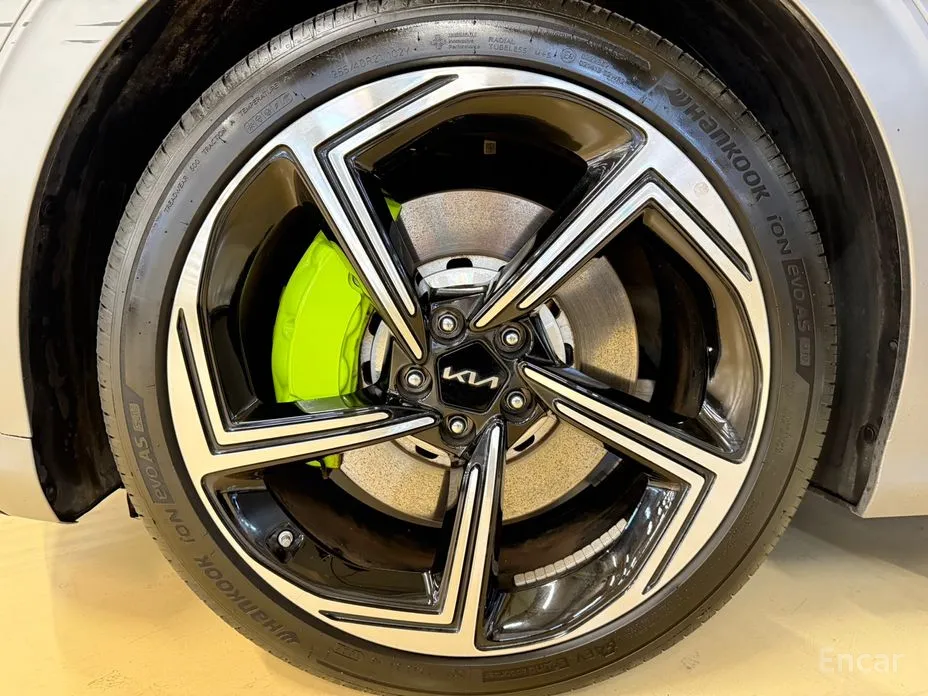 Photo 5 - Kia EV6