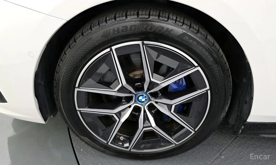 Фото 5 - BMW i5