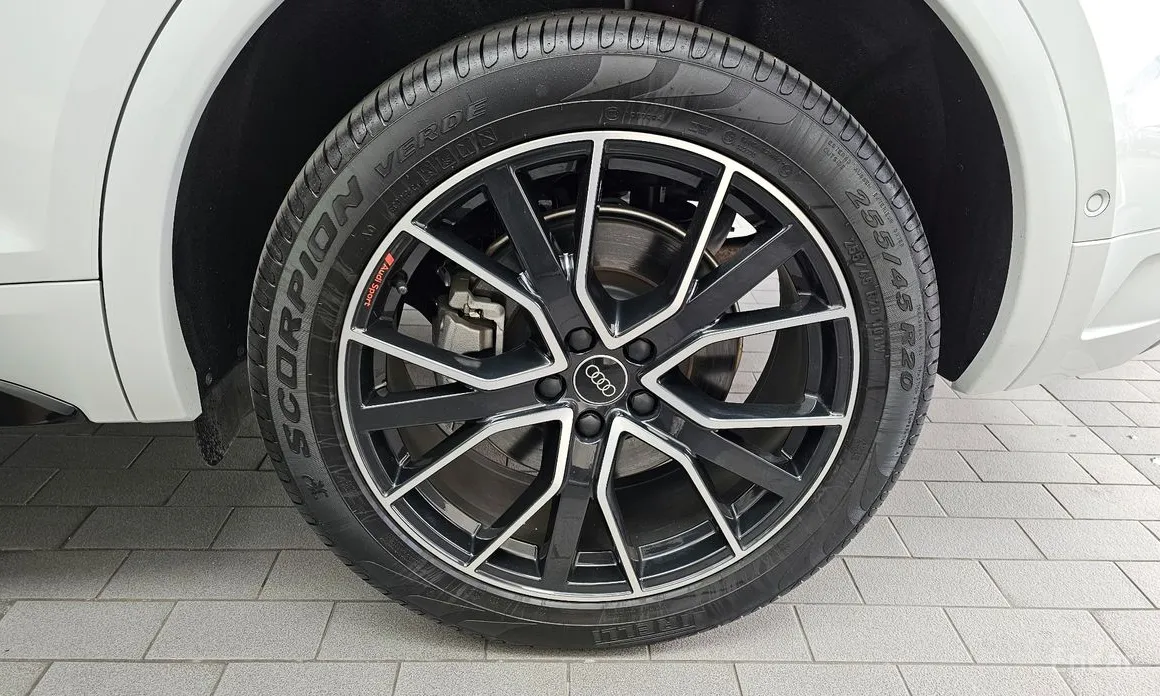 Фото 5 - Audi Q5