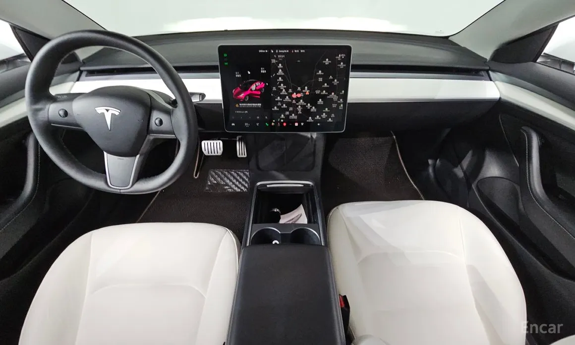 Фото 1 - Tesla Model 3