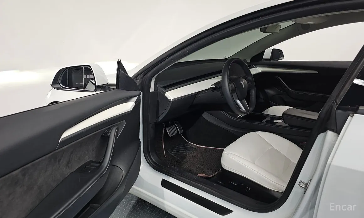 Фото 10 - Tesla Model 3