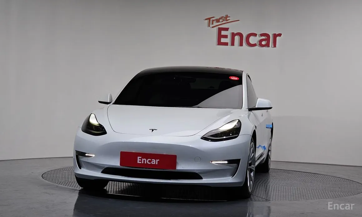 Фото 3 - Tesla Model 3