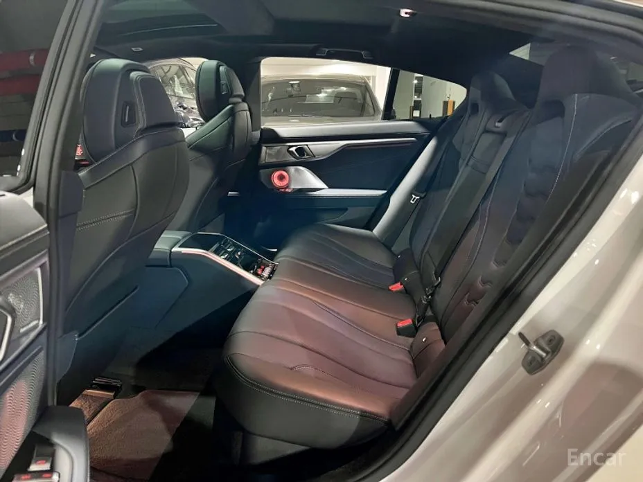 Фото 12 - BMW 8 Series