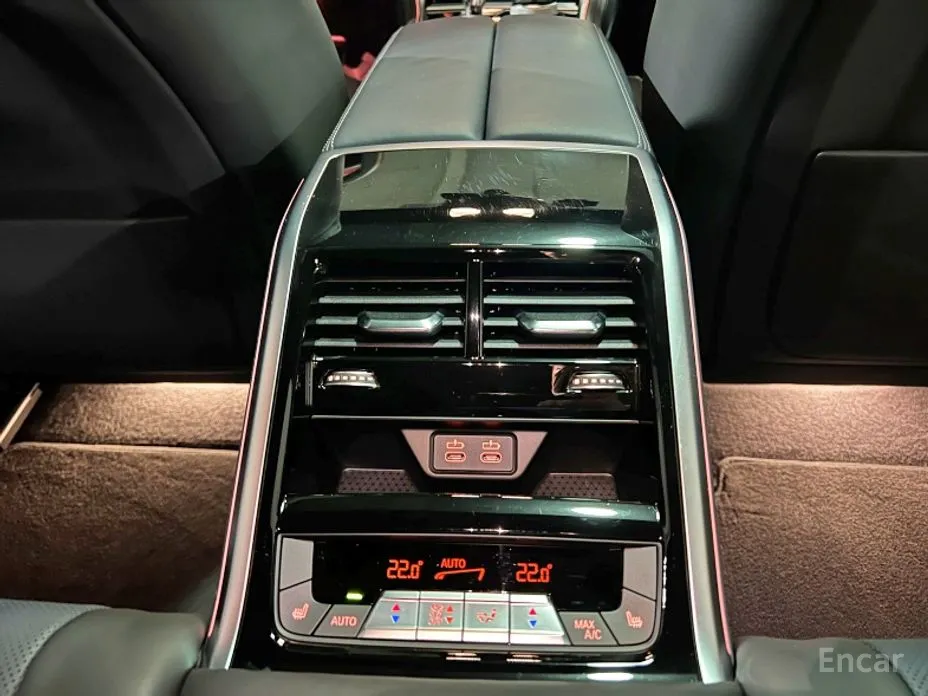 Фото 15 - BMW 8 Series