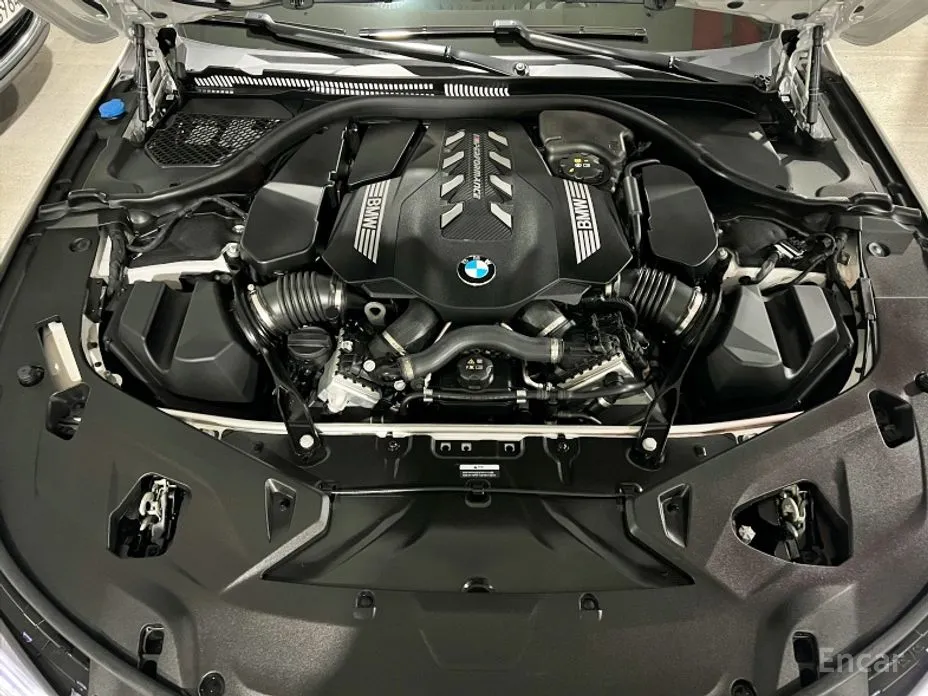 Фото 6 - BMW 8 Series