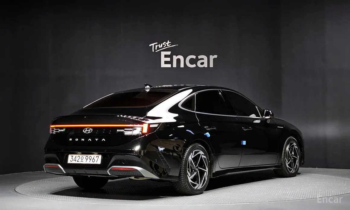 Фото 2 - Hyundai Sonata