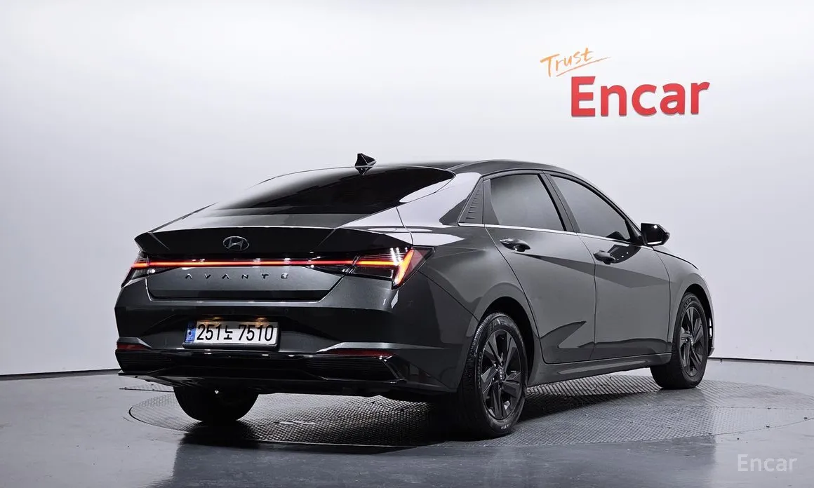 Фото 2 - Hyundai Avante