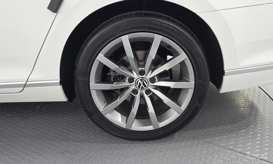 Фото 5 - Volkswagen Passat