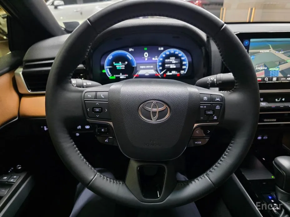 Фото 12 - Toyota Camry