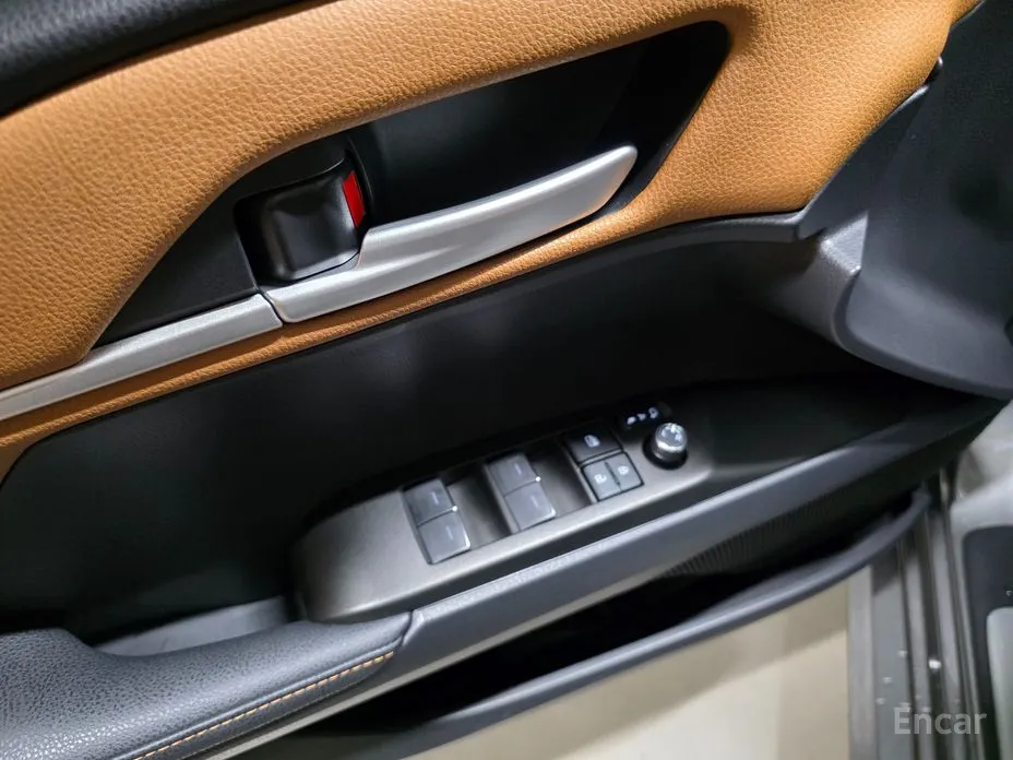 Фото 13 - Toyota Camry