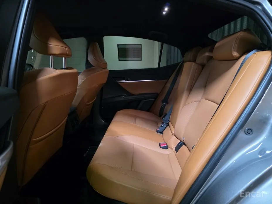 Фото 17 - Toyota Camry