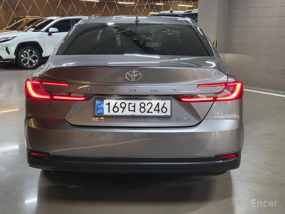 Фото 4 - Toyota Camry