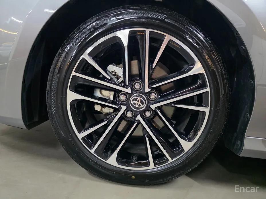 Фото 5 - Toyota Camry