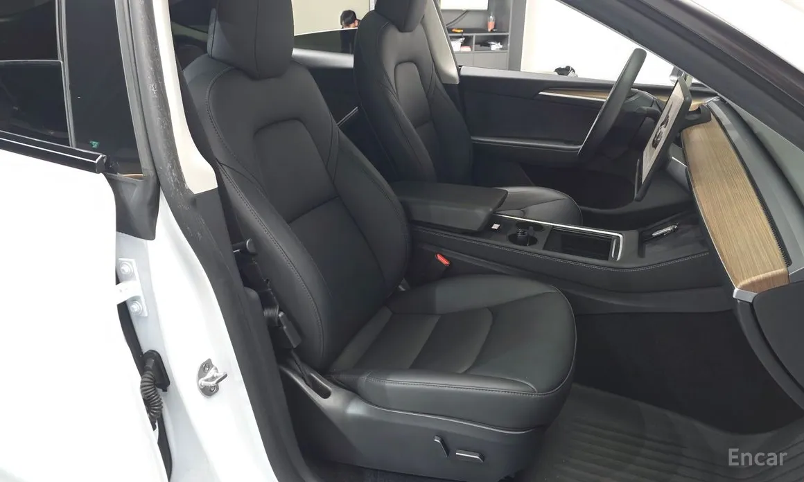 Фото 10 - Tesla Model Y