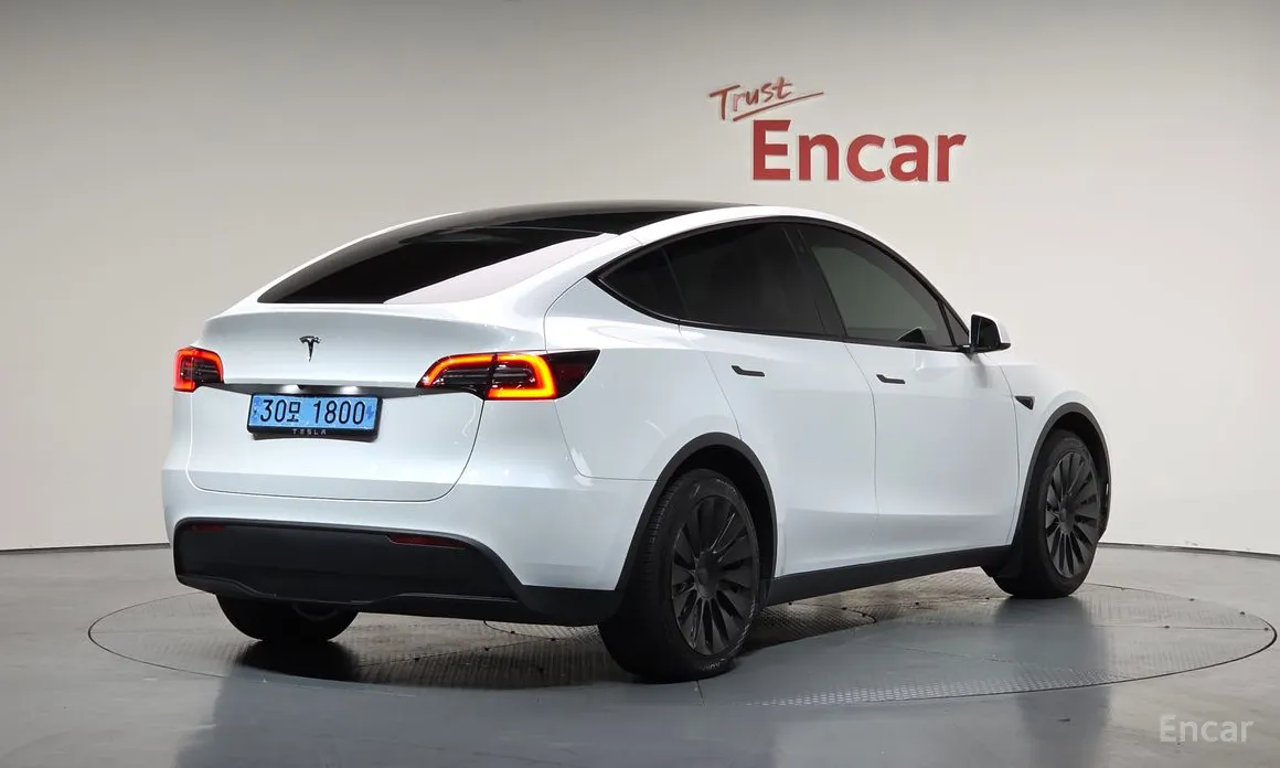 Фото 2 - Tesla Model Y