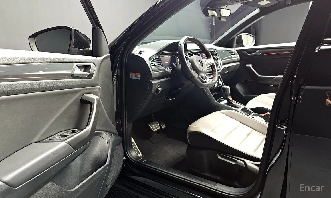 Фото 12 - Volkswagen T-Roc