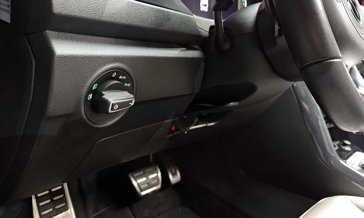 Фото 13 - Volkswagen T-Roc