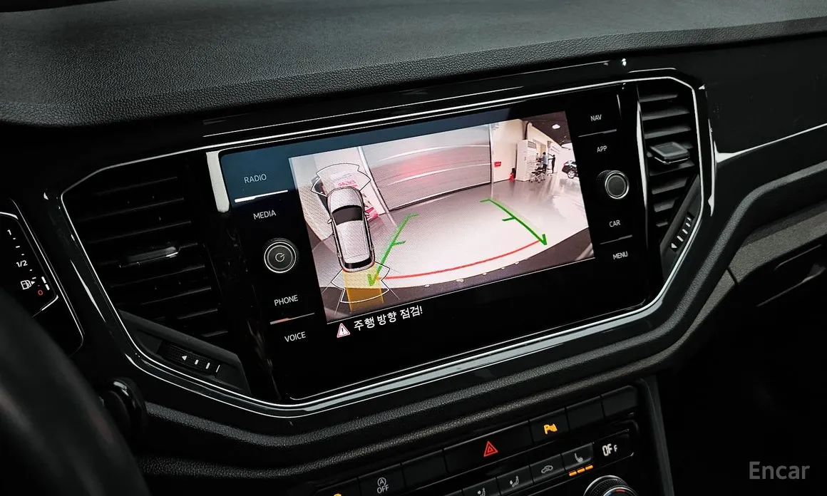 Фото 16 - Volkswagen T-Roc