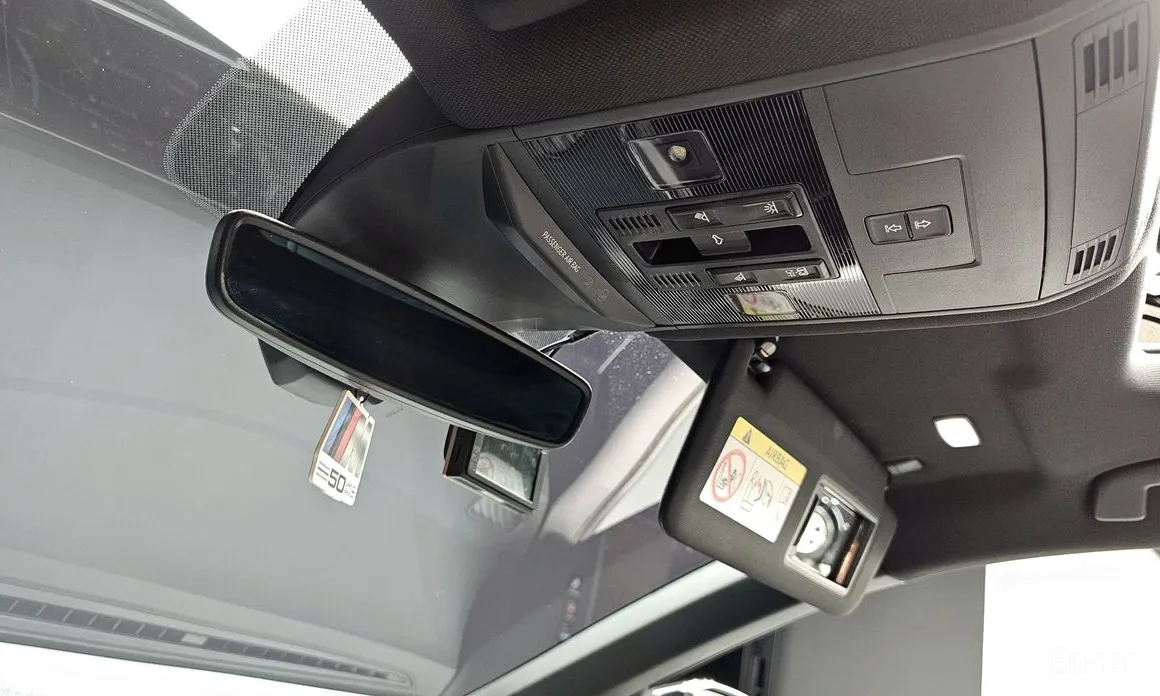 Фото 18 - Volkswagen T-Roc