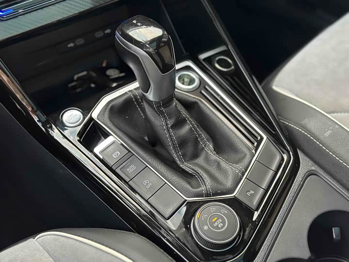 Фото 15 - Volkswagen Tayron