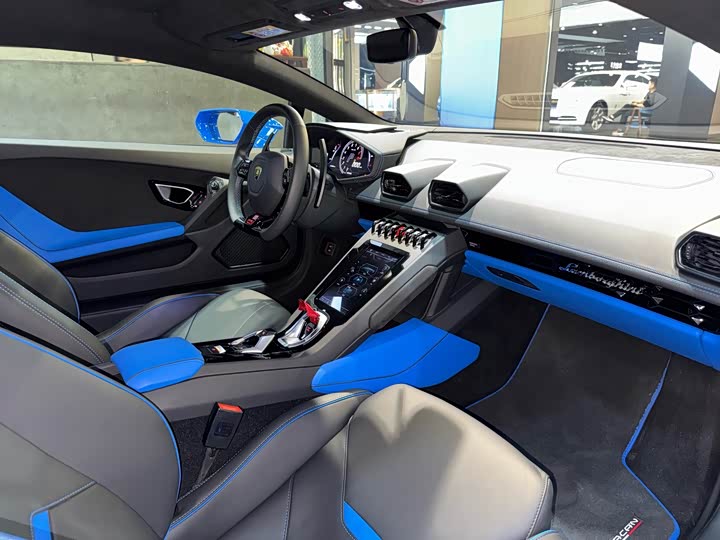 Фото 14 - Lamborghini Huracán