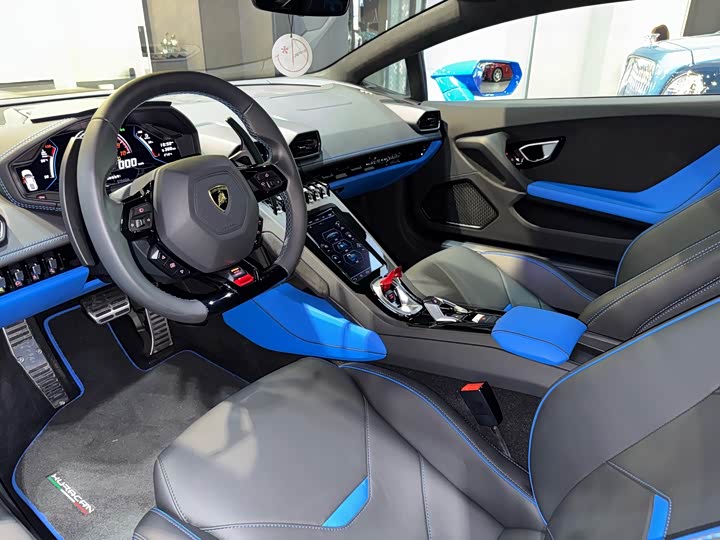 Фото 6 - Lamborghini Huracán