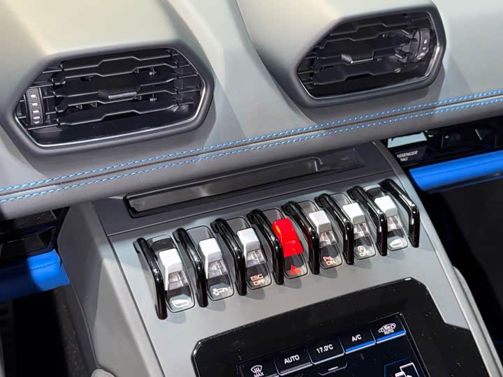 Фото 8 - Lamborghini Huracán