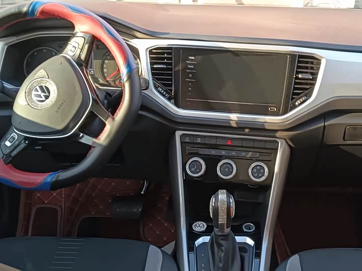 Фото 5 - Volkswagen T-Roc