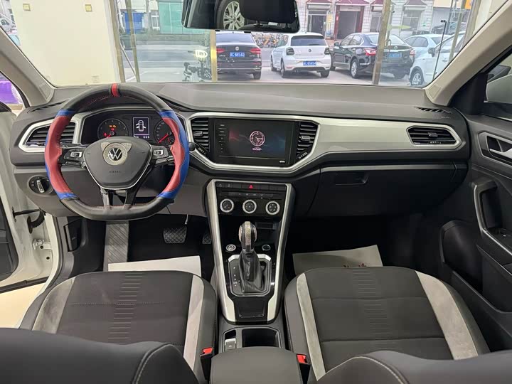 Фото 7 - Volkswagen T-Roc