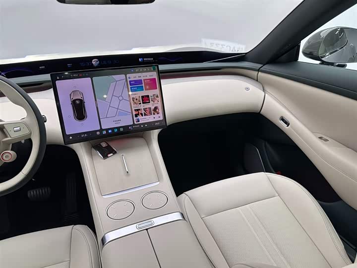 Фото 15 - Xiaomi YU7