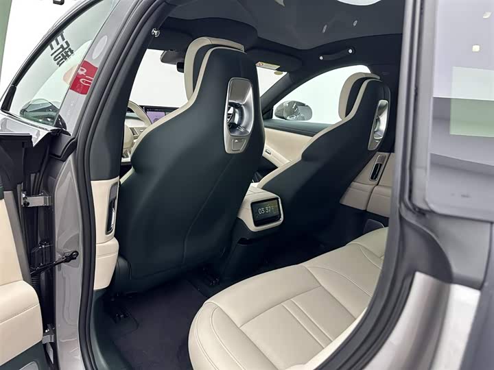 Фото 19 - Xiaomi YU7