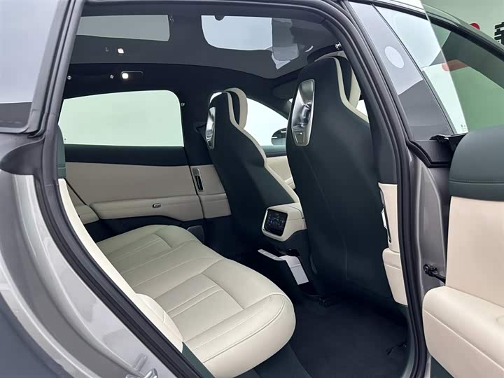 Фото 20 - Xiaomi YU7