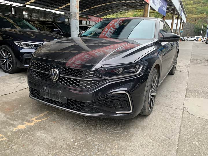 Фото 1 - Volkswagen Passat