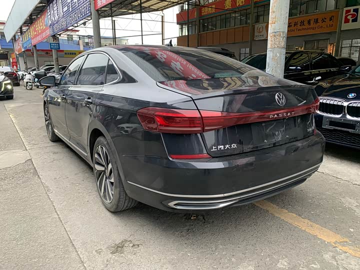 Фото 7 - Volkswagen Passat