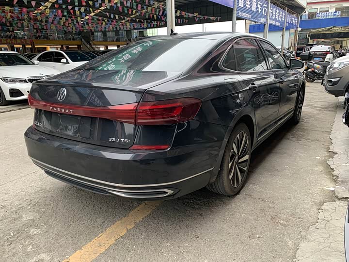 Фото 9 - Volkswagen Passat