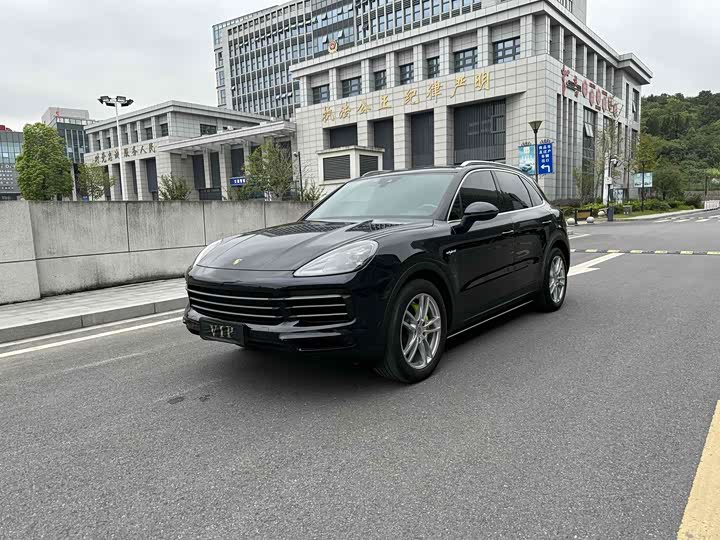 Фото 1 - Porsche Cayenne Hybrid