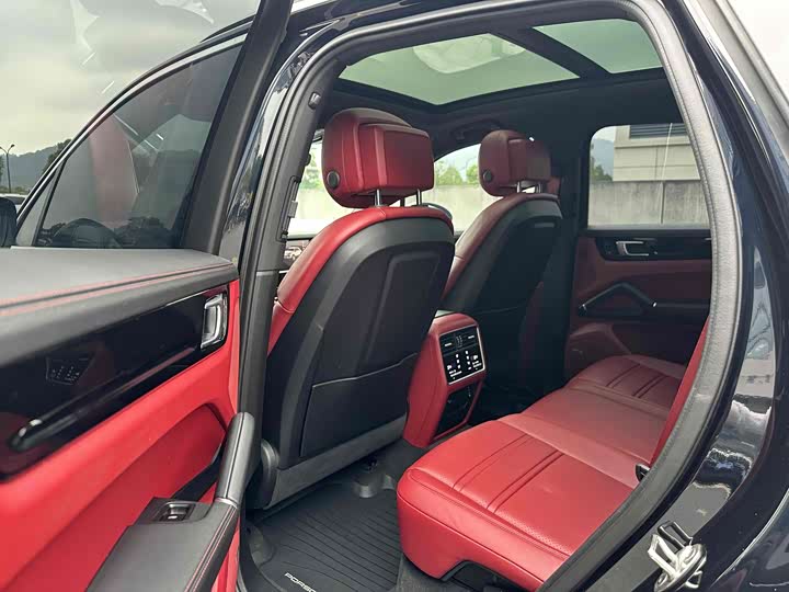 Фото 10 - Porsche Cayenne Hybrid