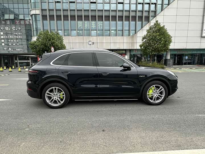 Фото 5 - Porsche Cayenne Hybrid
