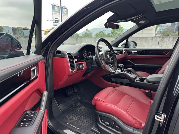 Фото 8 - Porsche Cayenne Hybrid